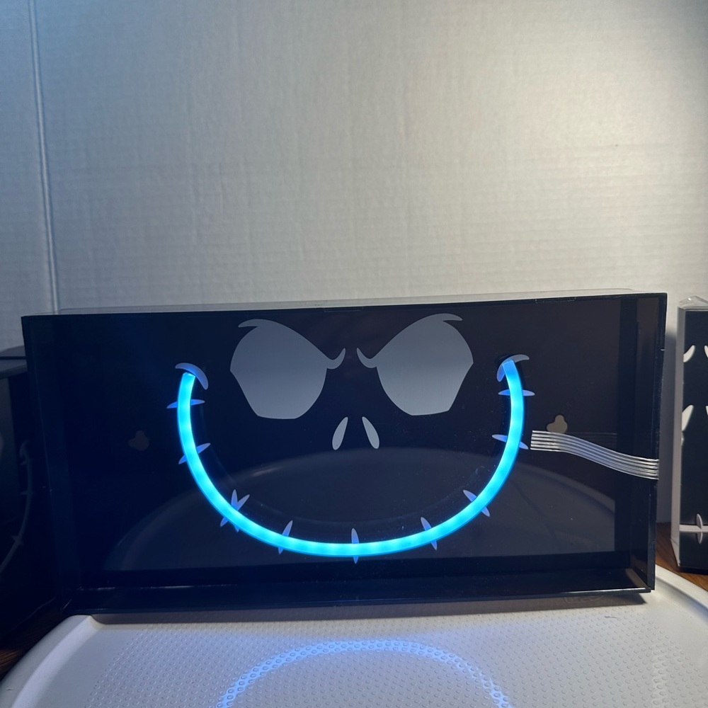 🆕Bundle of Nightmare Before Christmas LED Neon Light & Mirror Light - Picture 10 of 13
